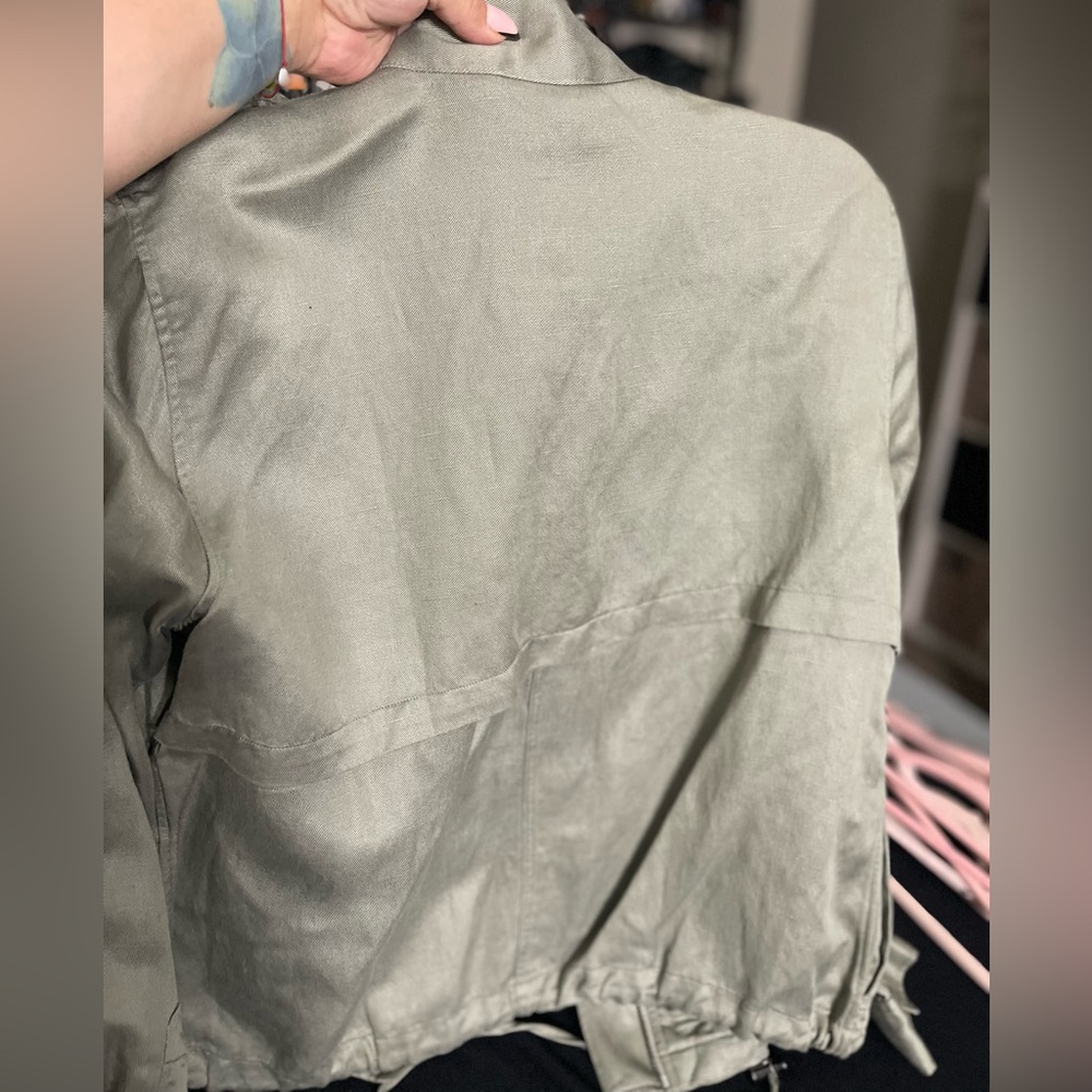 Woman’s jacket - Picture 3 of 3